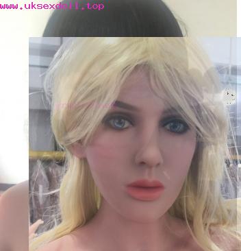 realistic female sex doll