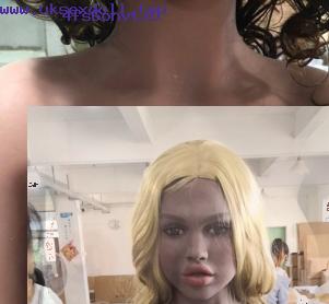 realistic female sex doll